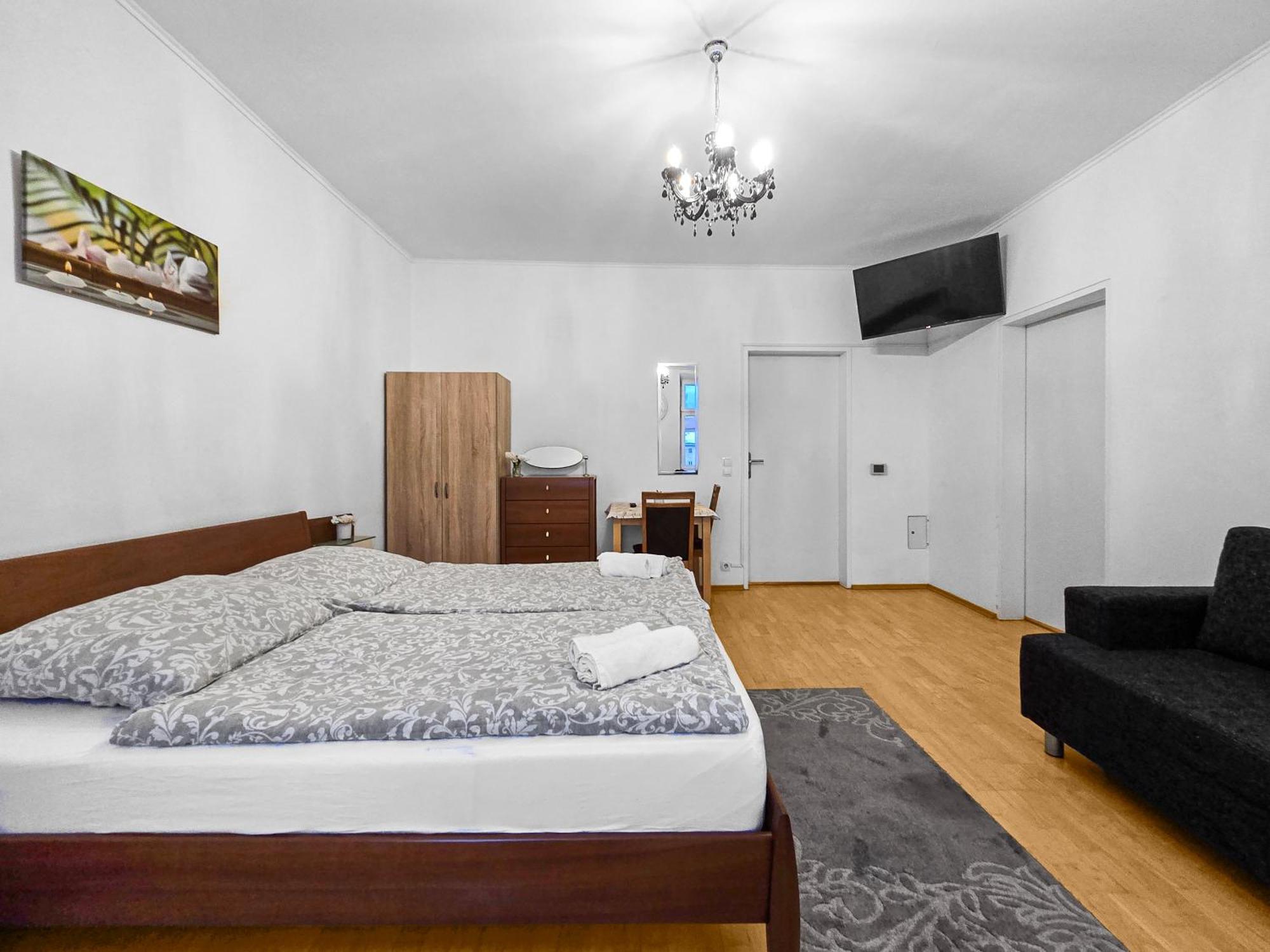 Spacious Three-Bedroom, Three King-Size Beds Wien Ngoại thất bức ảnh