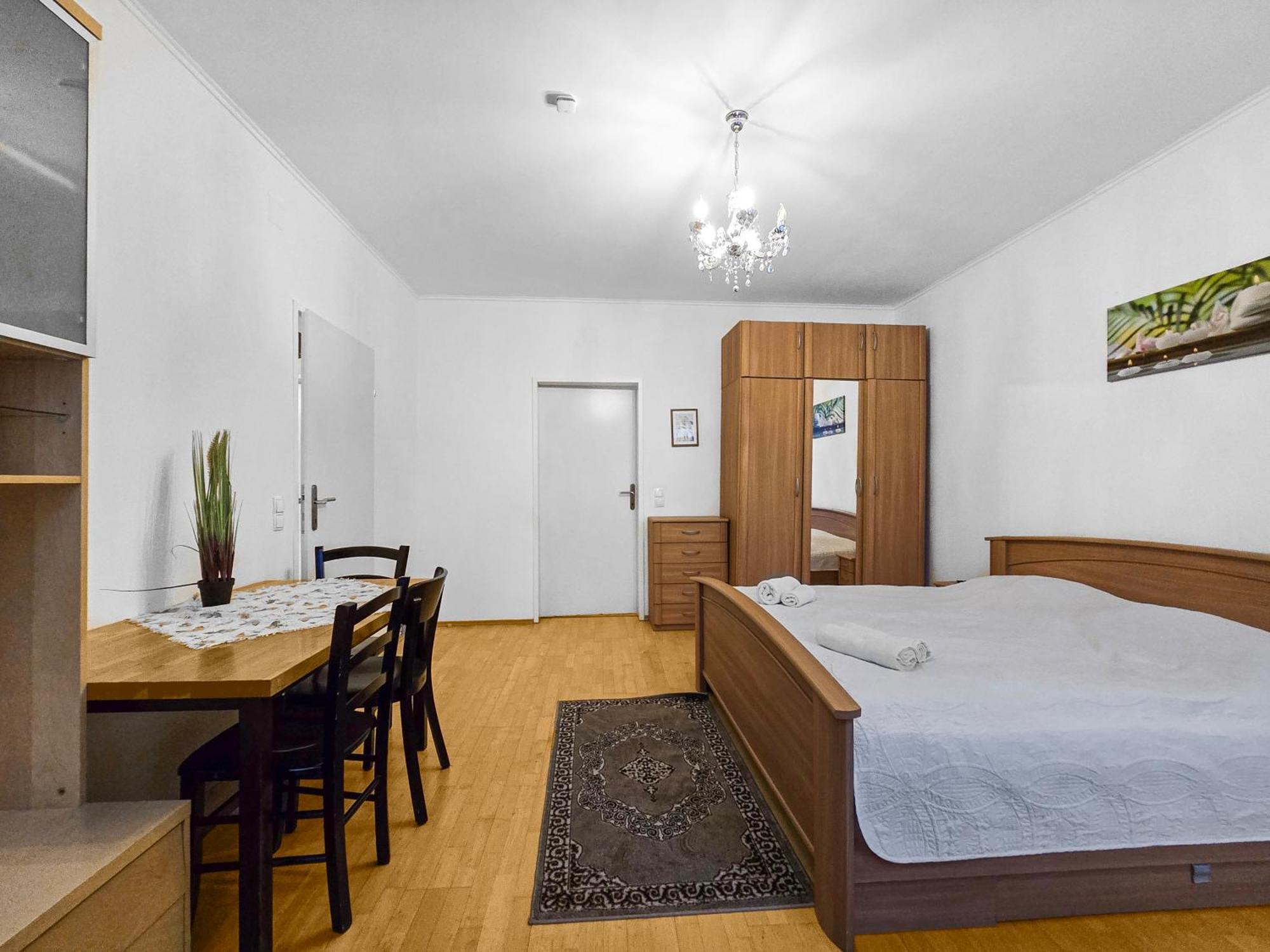 Spacious Three-Bedroom, Three King-Size Beds Wien Ngoại thất bức ảnh